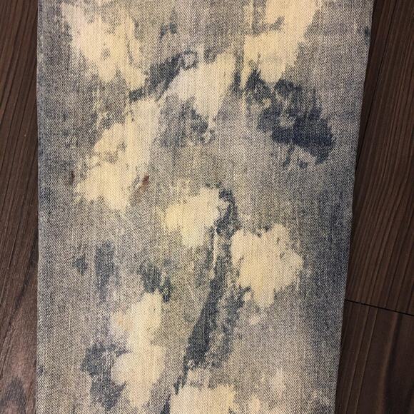 Men's MNML Distressed Acid Wash Denim Jeans - Picture 6 of 6